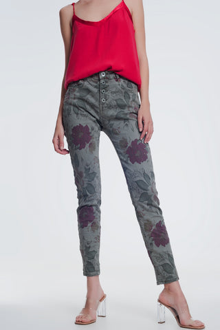calça jeans boyfriend cáqui com estampa floral