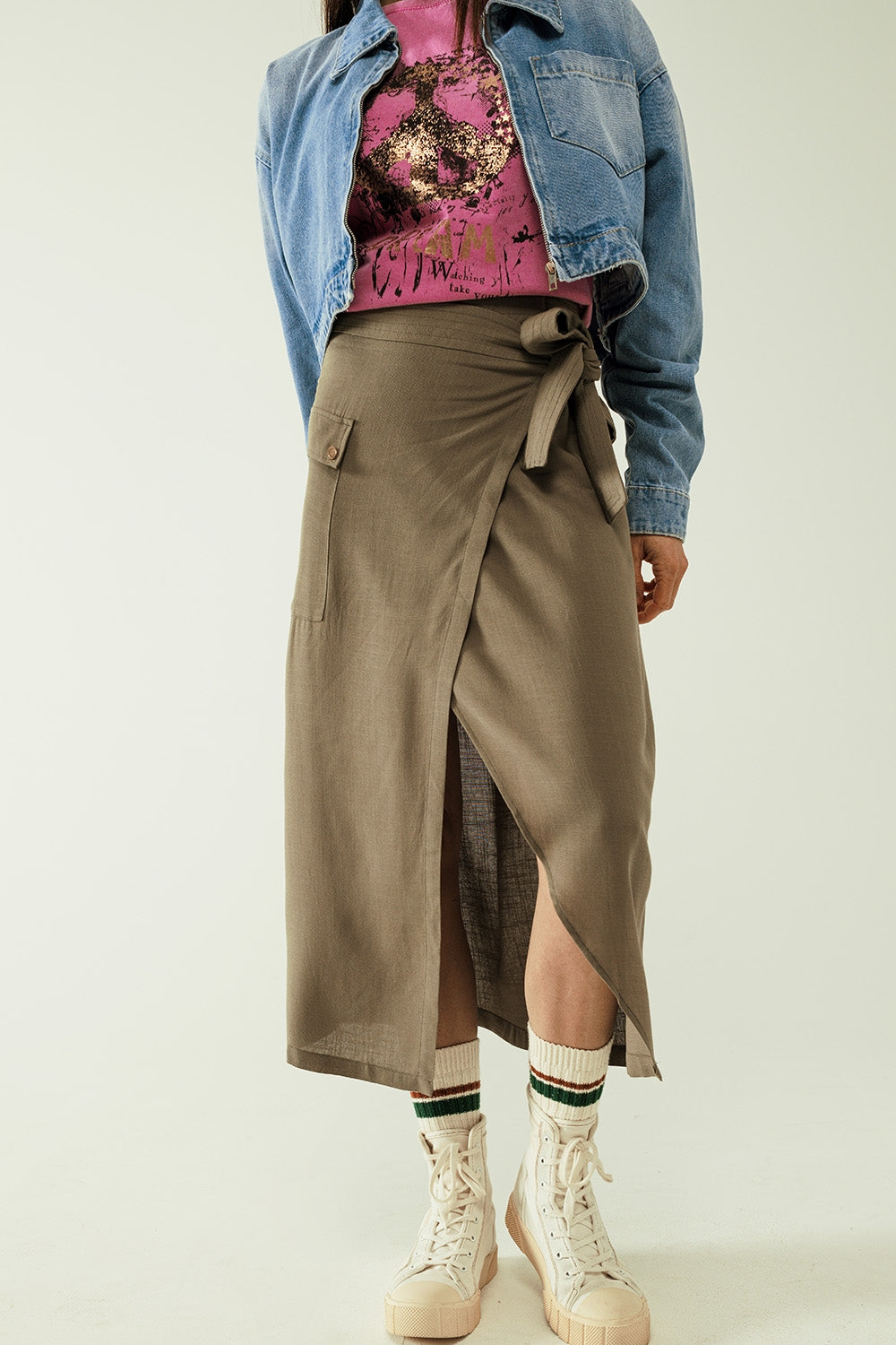 Khaki mid-length skirt with one pocket and a lace detail - Skirts