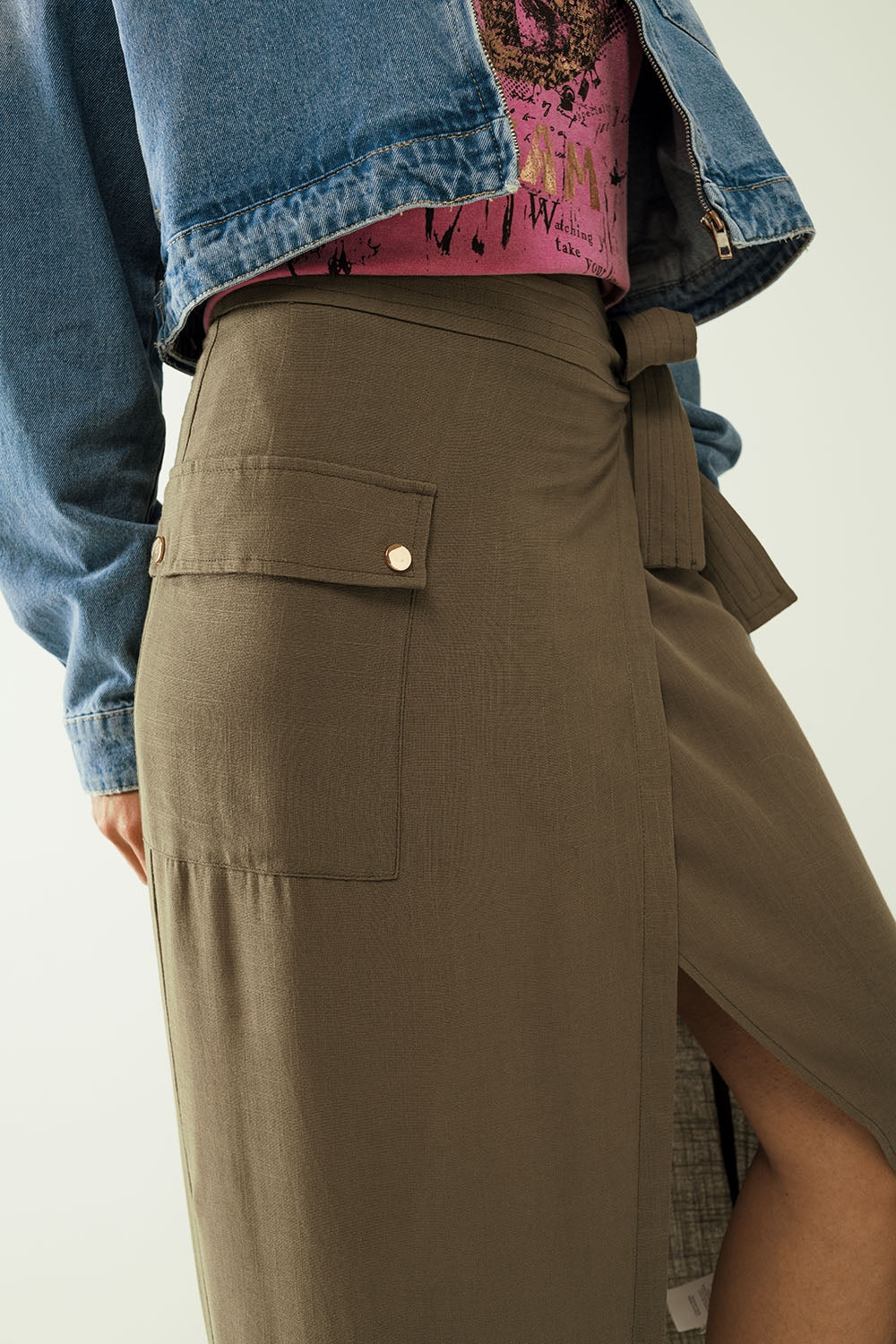 Khaki mid-length skirt with one pocket and a lace detail - Skirts