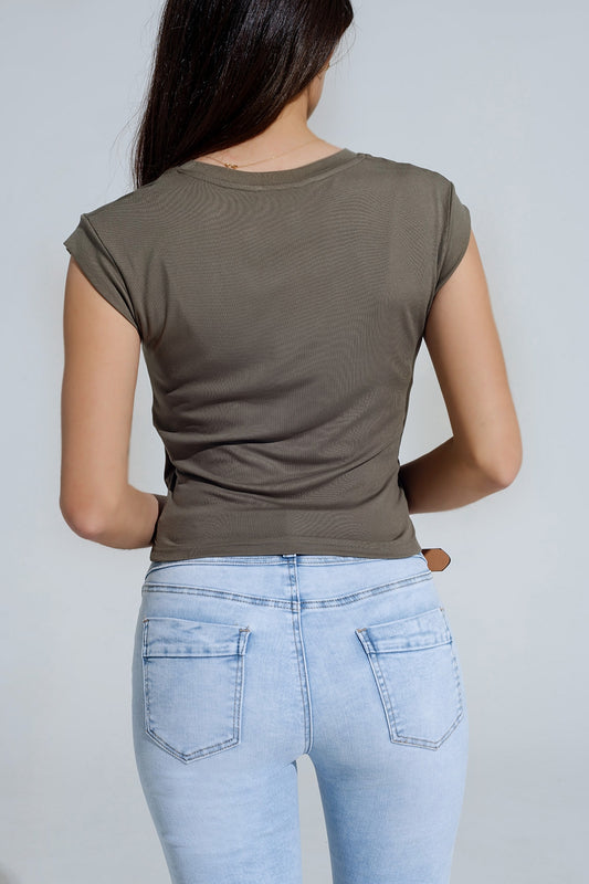 Khaki short-sleeved top crossed at the bottom front - Tops