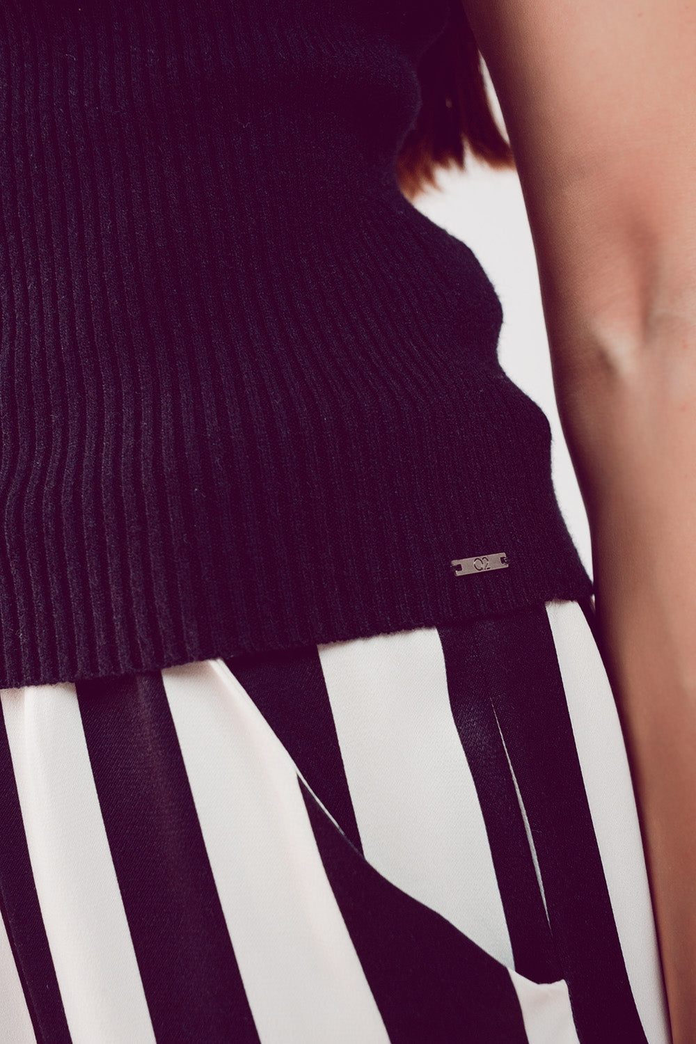 Knitted high neck top in black - Jumpers