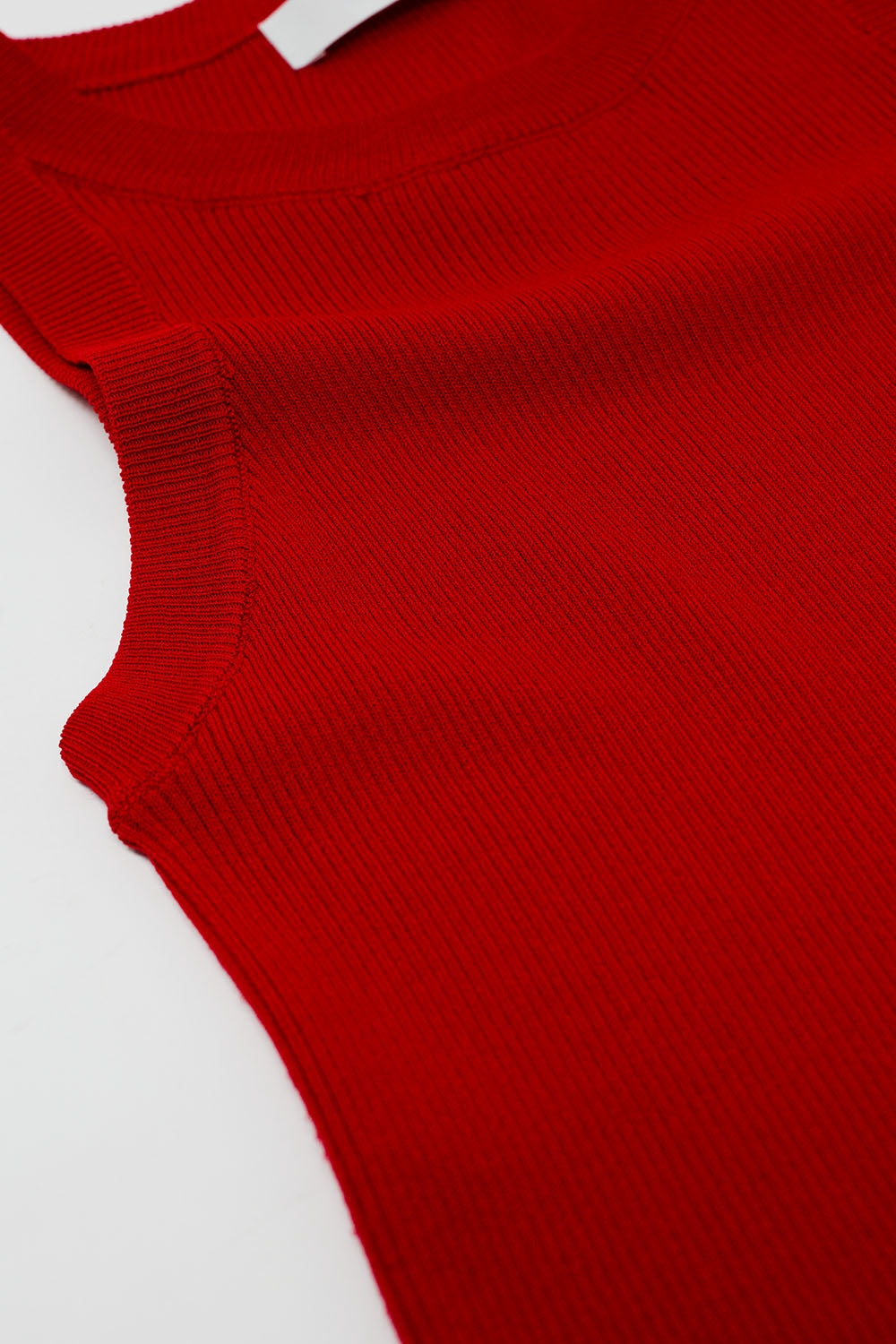 Knitted sleeveless Top in red - Jumpers