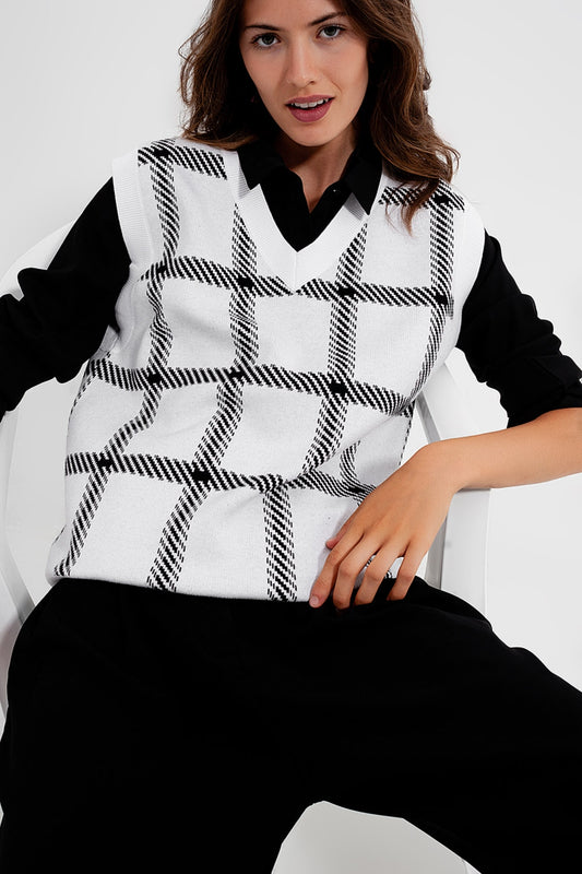 Knitted vest with big crosshatches - Jumpers