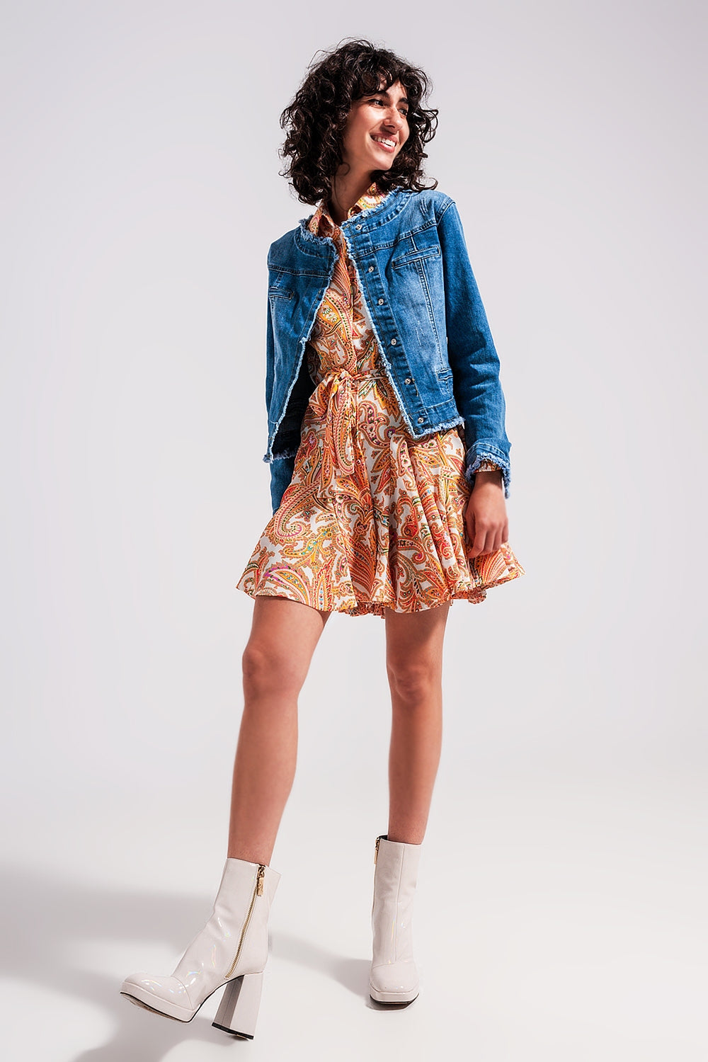 Light wash denim jacket with raw hem edge - Jackets