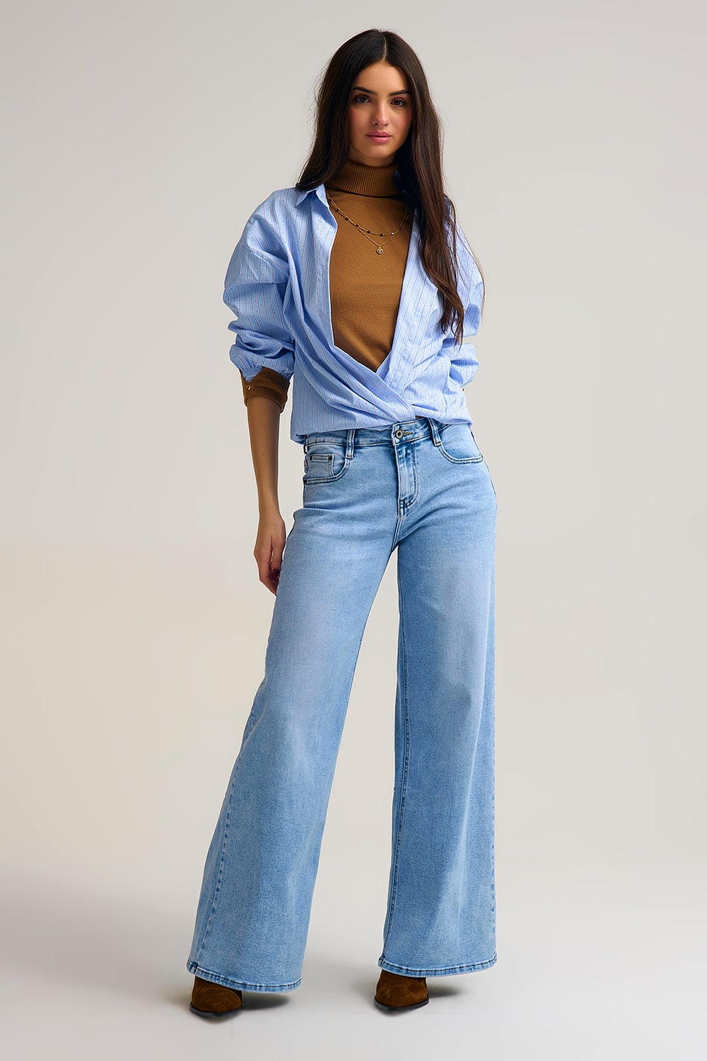 Light Wash Wide-Leg Jeans in Stretch Denim - Jeans