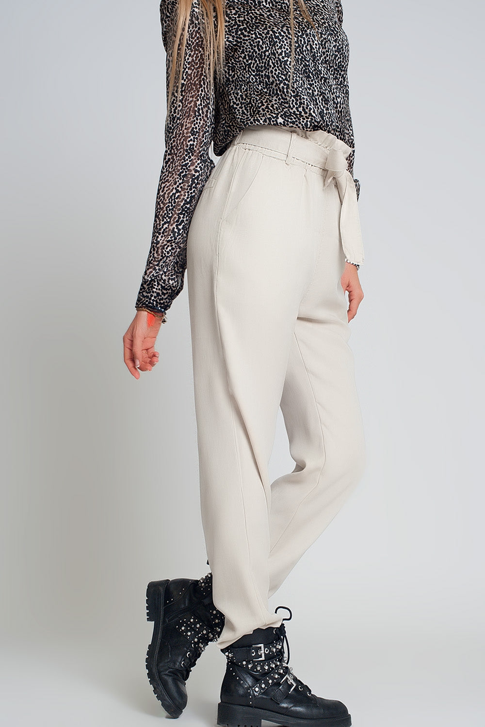 Lightweight Pants with tie waist in beige - Trousers