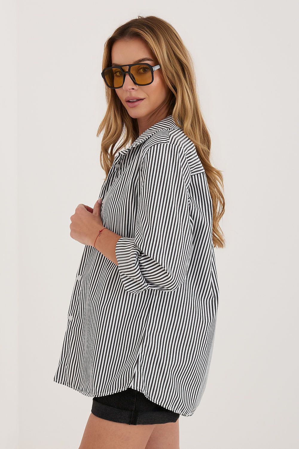 Long sleeve classic-cut women's shirt - Shirts