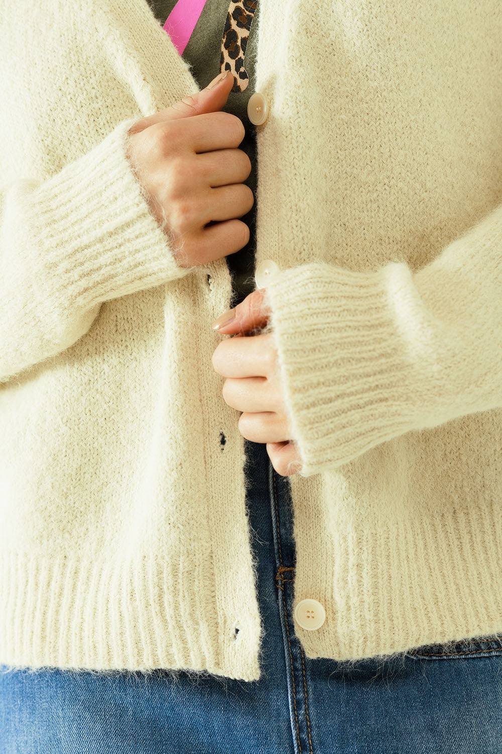 Long sleeves creme cardigan with front closure with buttons - Cardigans