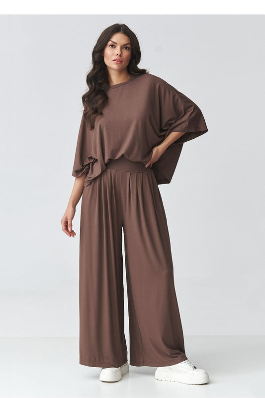 Makadamia loose-fitting blouse paired with matching wide-leg trousers in brown for a stylish outfit set