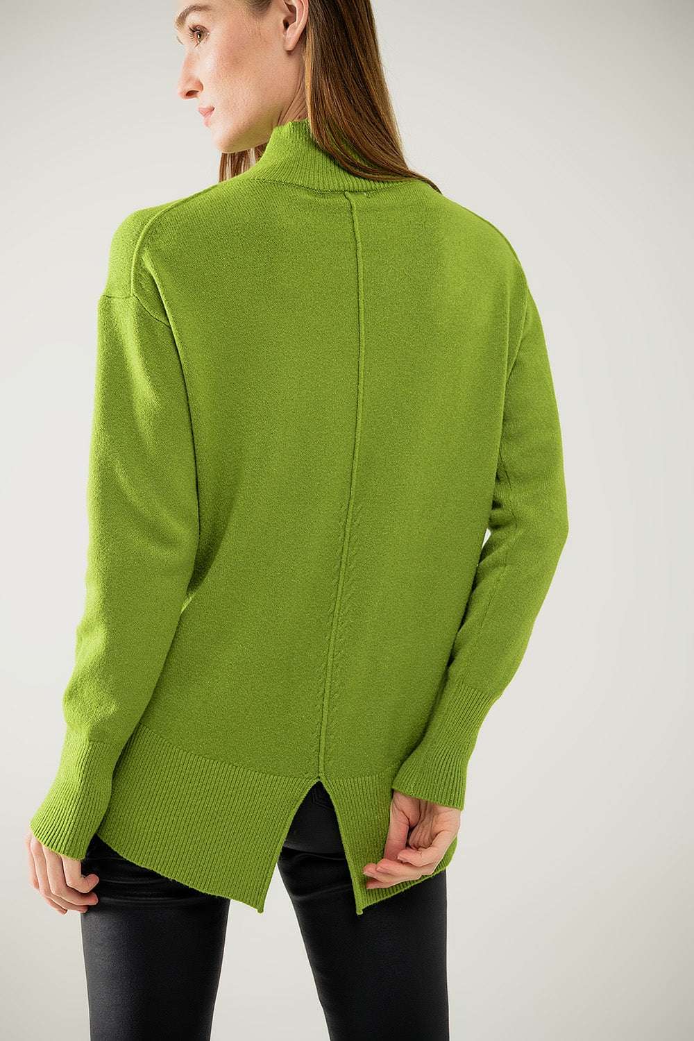 Loose green sweater with opening in the back - Jumpers