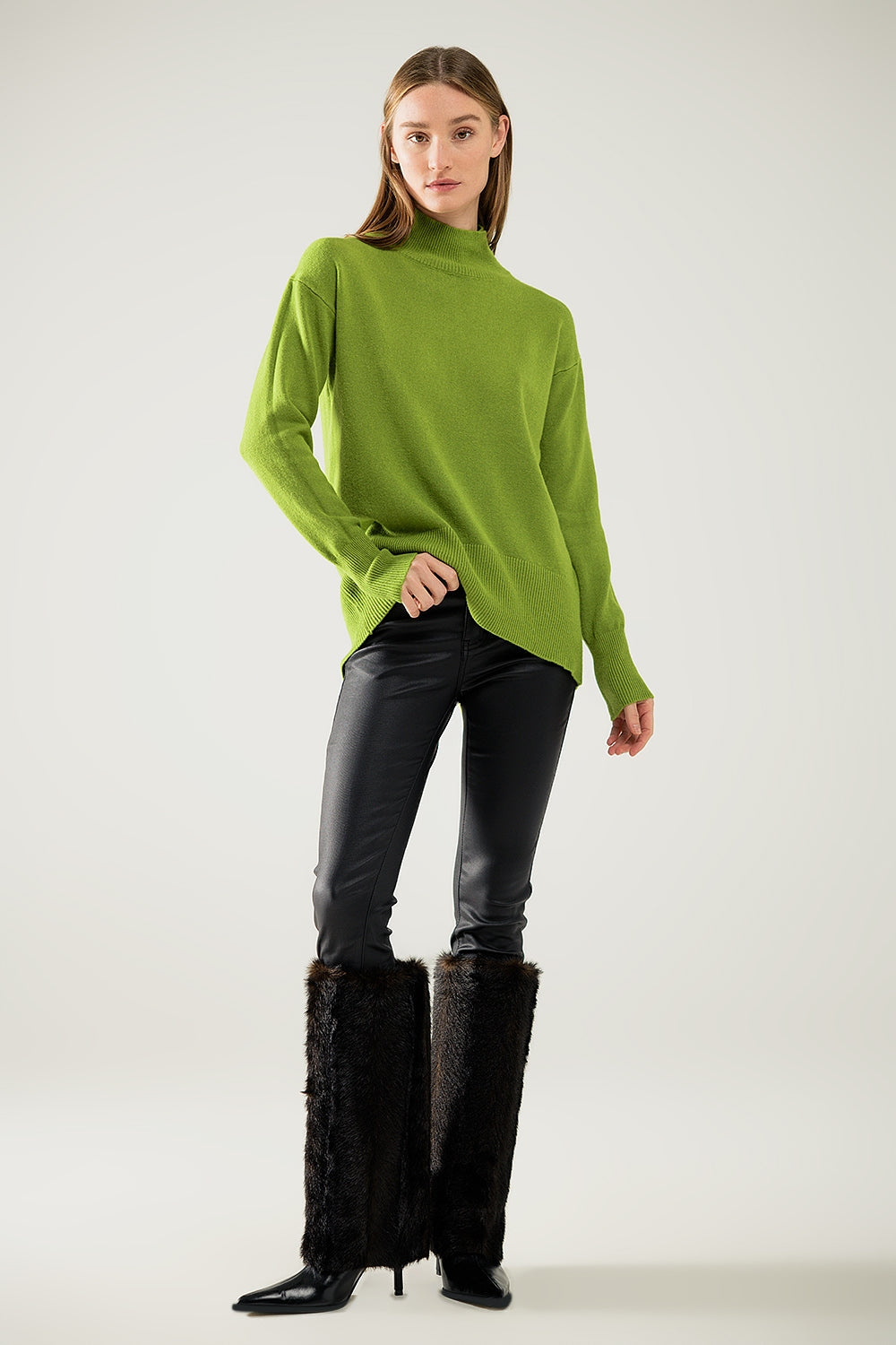 Loose green sweater with opening in the back - Jumpers