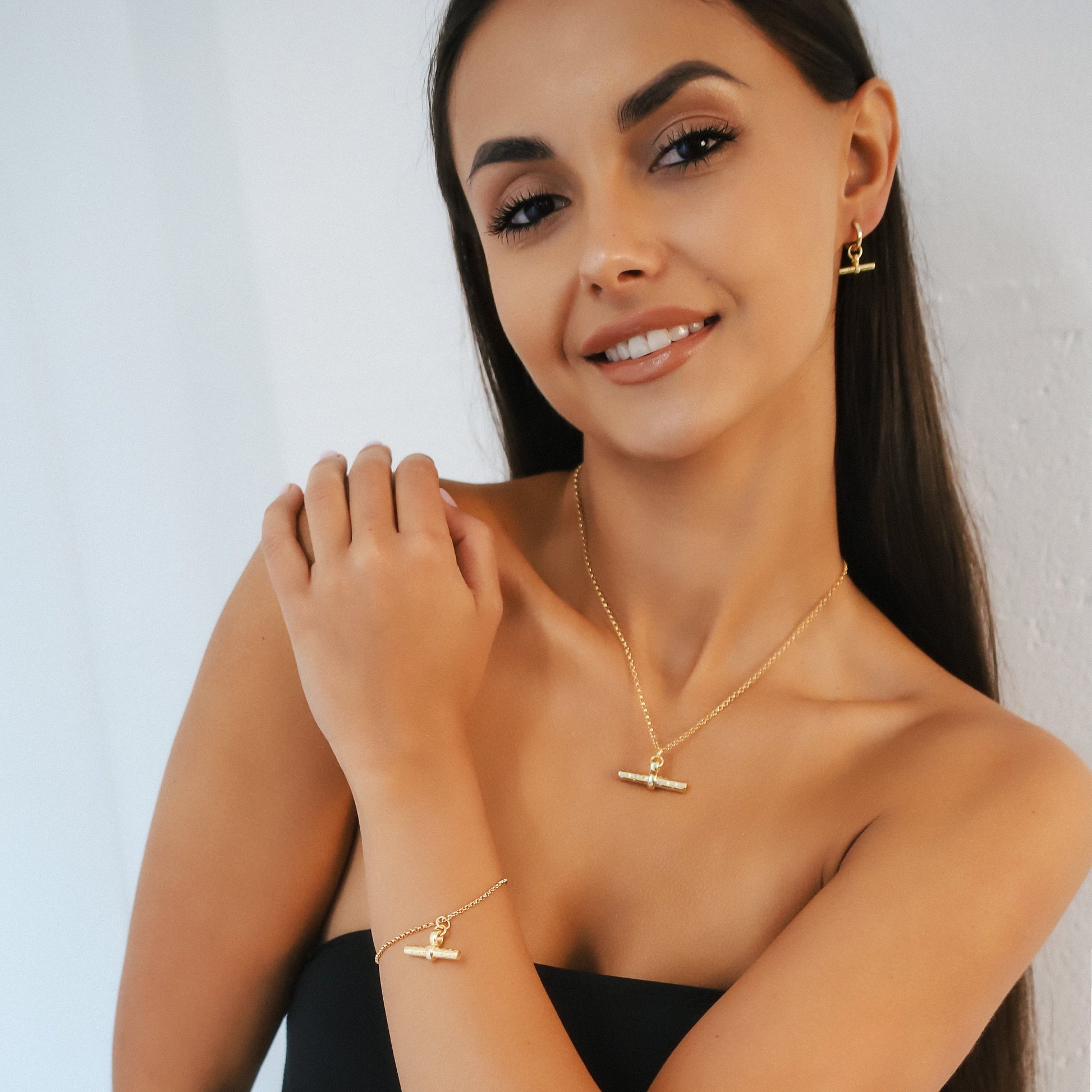 Lola T-Bar Bracelet | 18k Gold Plated - Bracelet