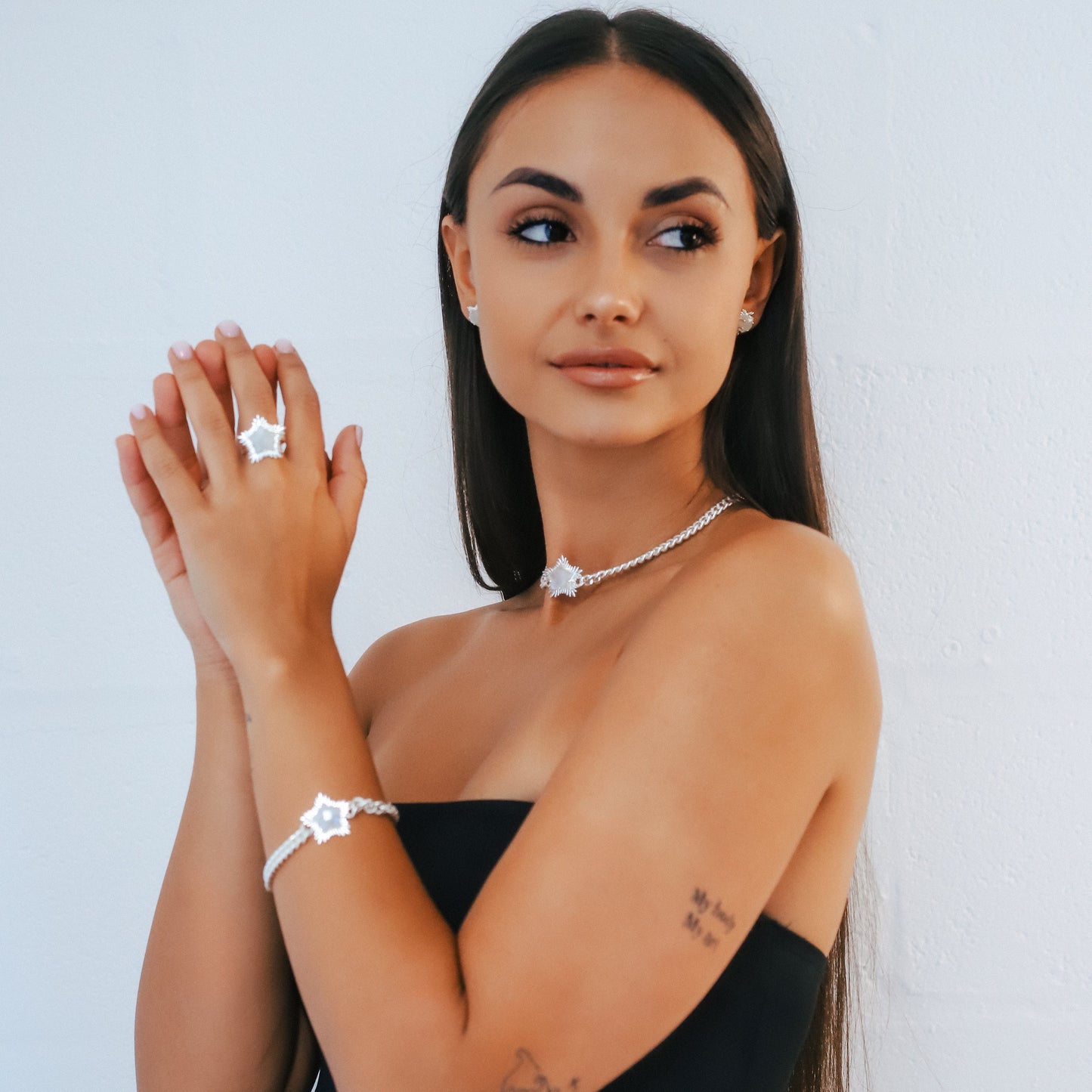 Luna Charles Women's Trendy Choker Jewellery - Necklace