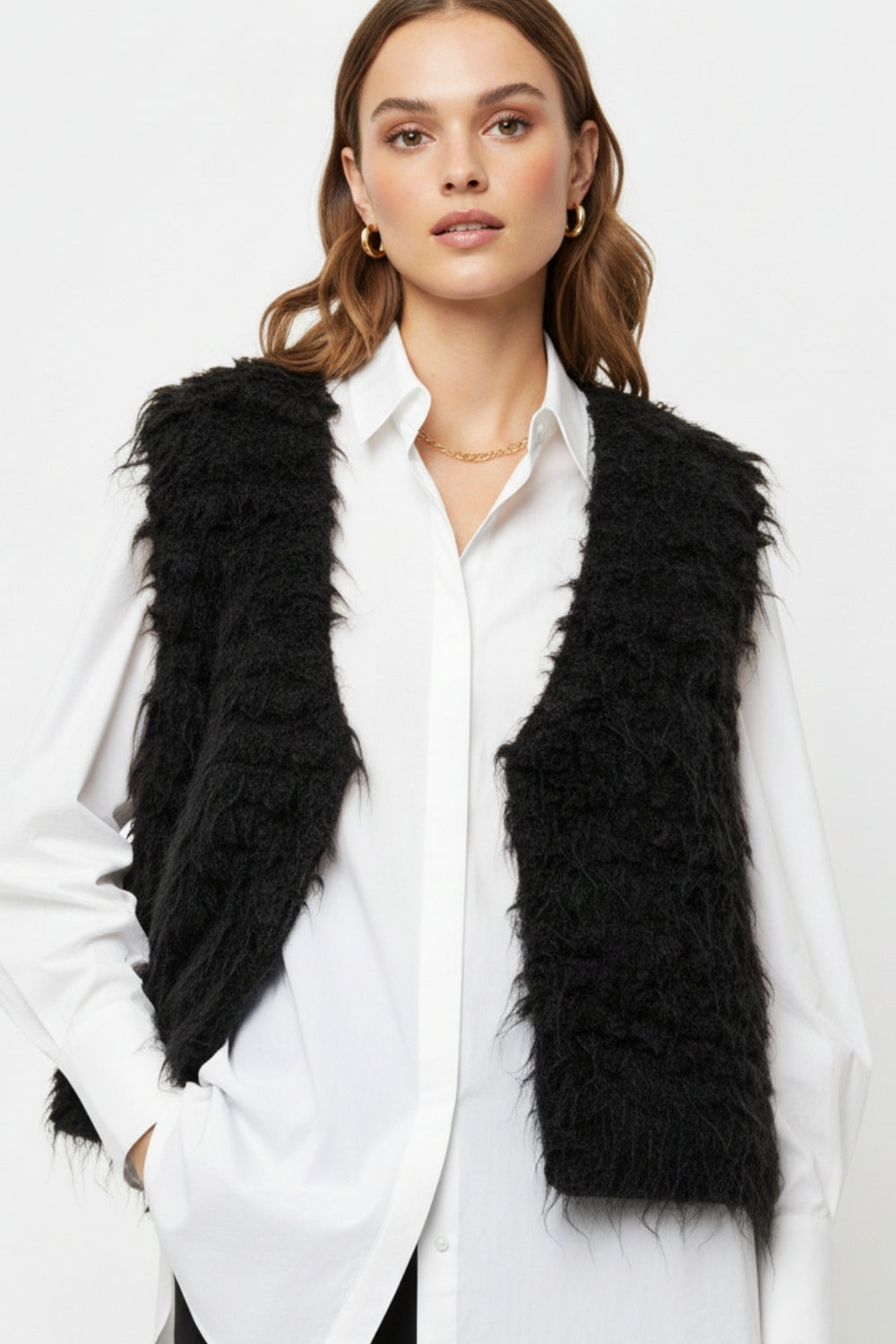Luxurious vest with black long-haired texture -