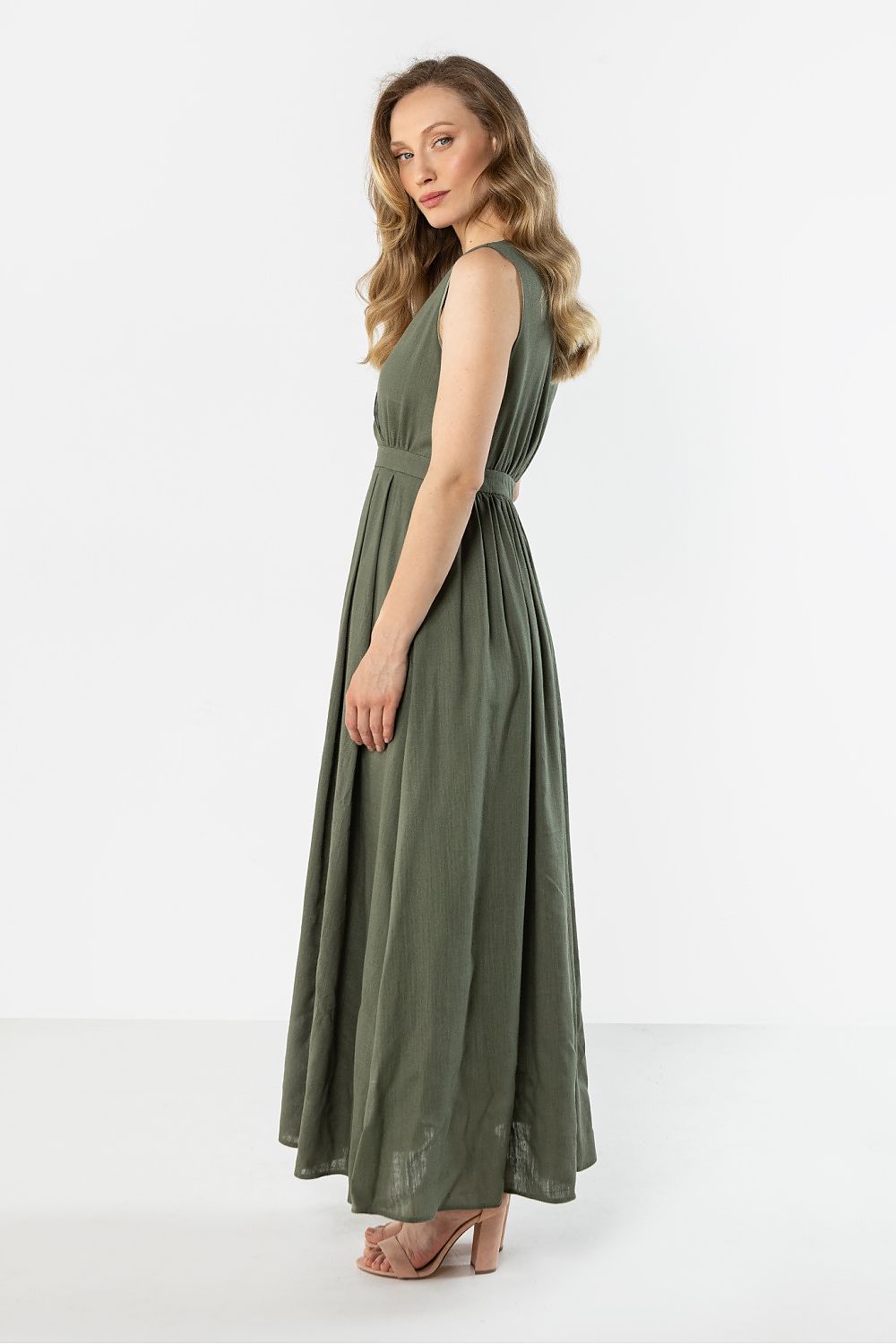 Awama Women's Olive Green Maxi Daydress with Sleeveless Design for Casual Summer Outings