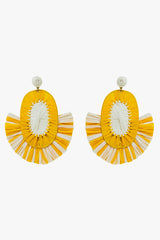 Boucles d'oreilles pendantes en raphia avec pompons jaunes et blancs