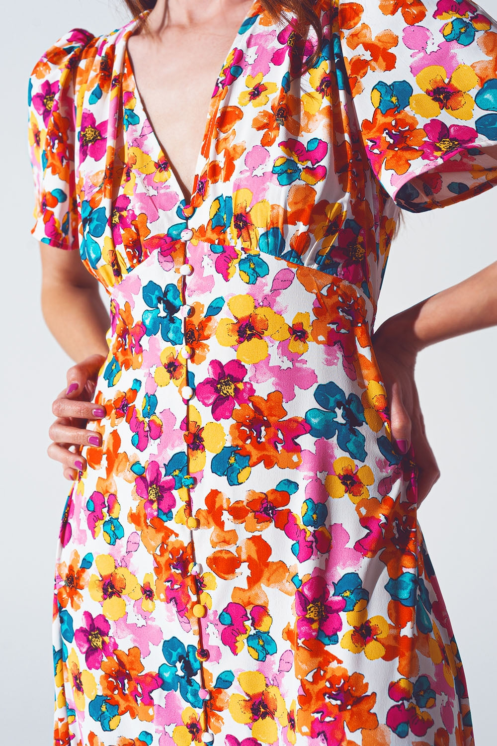 Midi Cinched In Wist Dress In Multicolot Floral Print - Dresses