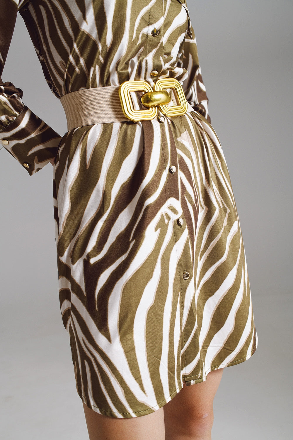 Midi short dress with zebra print in white and olive green - Dresses