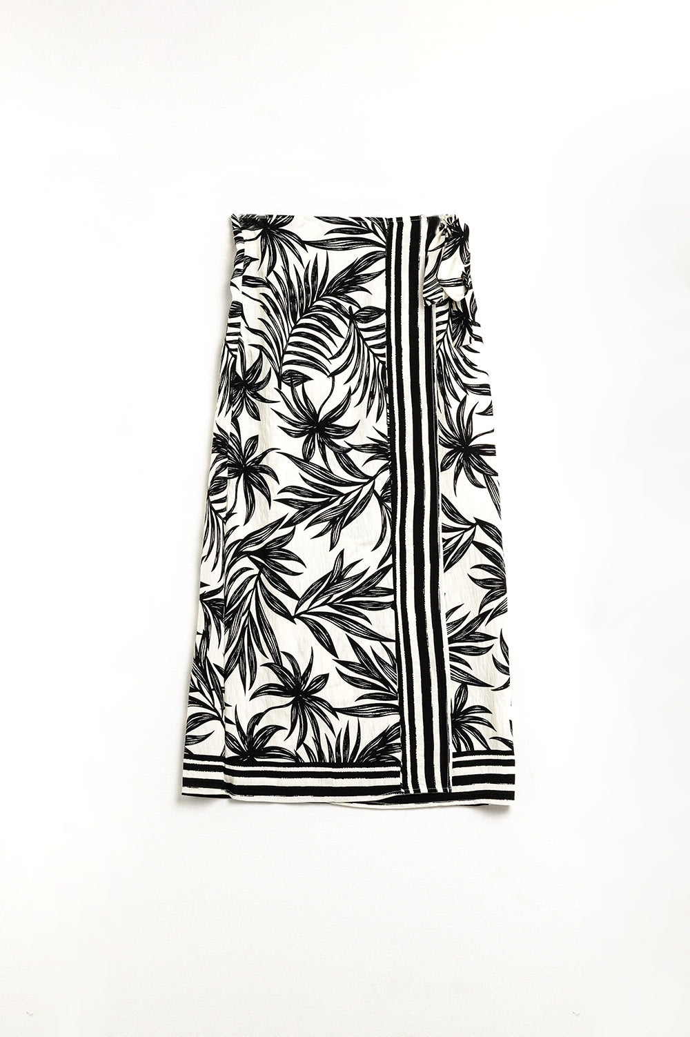 Midi skirt in light fabric with tropical motifs in Black and white - Skirts