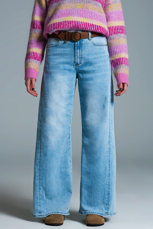 Mom Style Wide Leg Light Wash Jeans - Jeans
