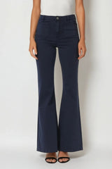 Jean skinny évasé bleu marine avec poche avant