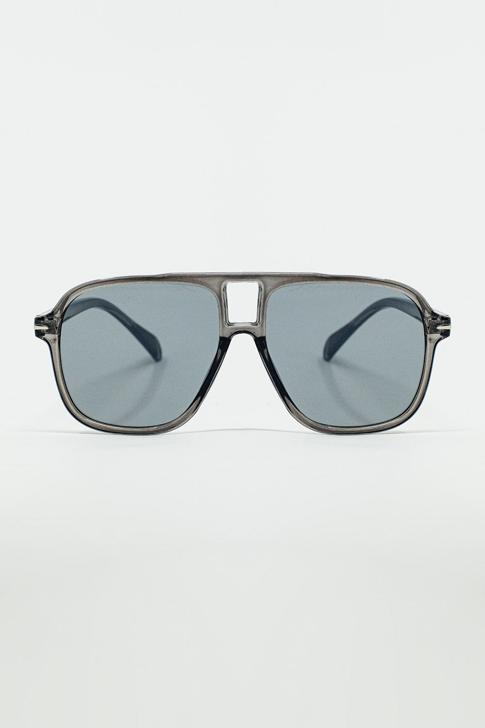 Oval Aviator Suglasses With Smoke Gray Lens in Gray - Sunglasses