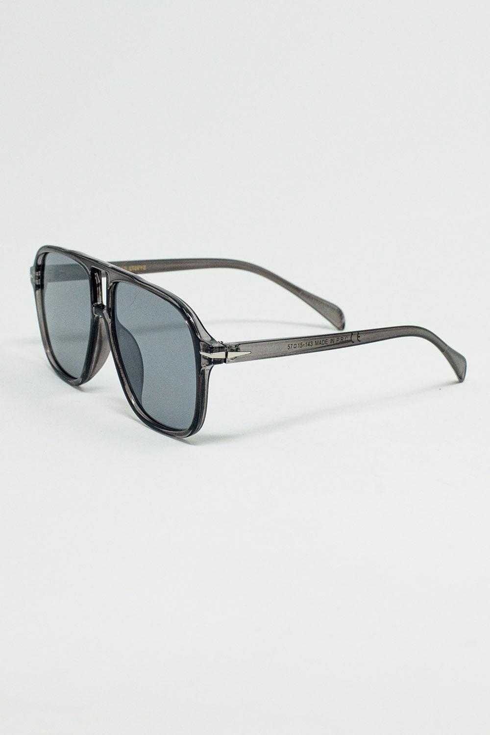 Oval Aviator Suglasses With Smoke Gray Lens in Gray - Sunglasses