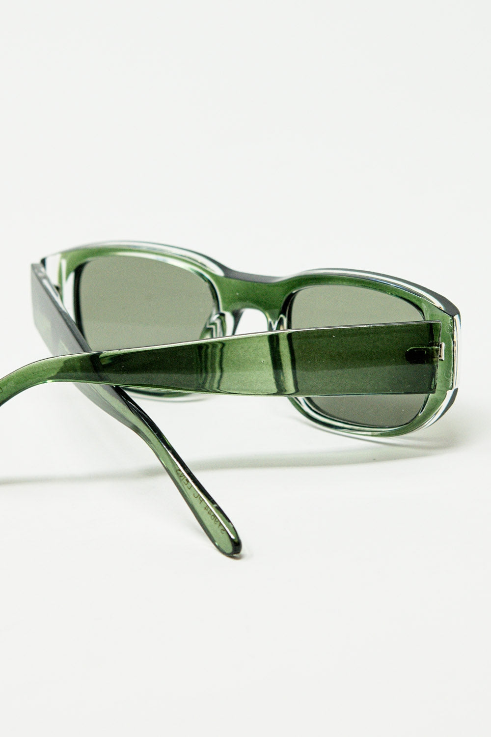 Oval Sunglasses with High Gloss Transparent Frames in green - Sunglasses
