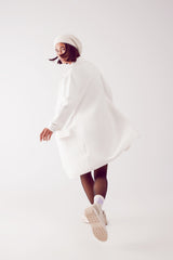 cardigan longo com gola oversized em creme