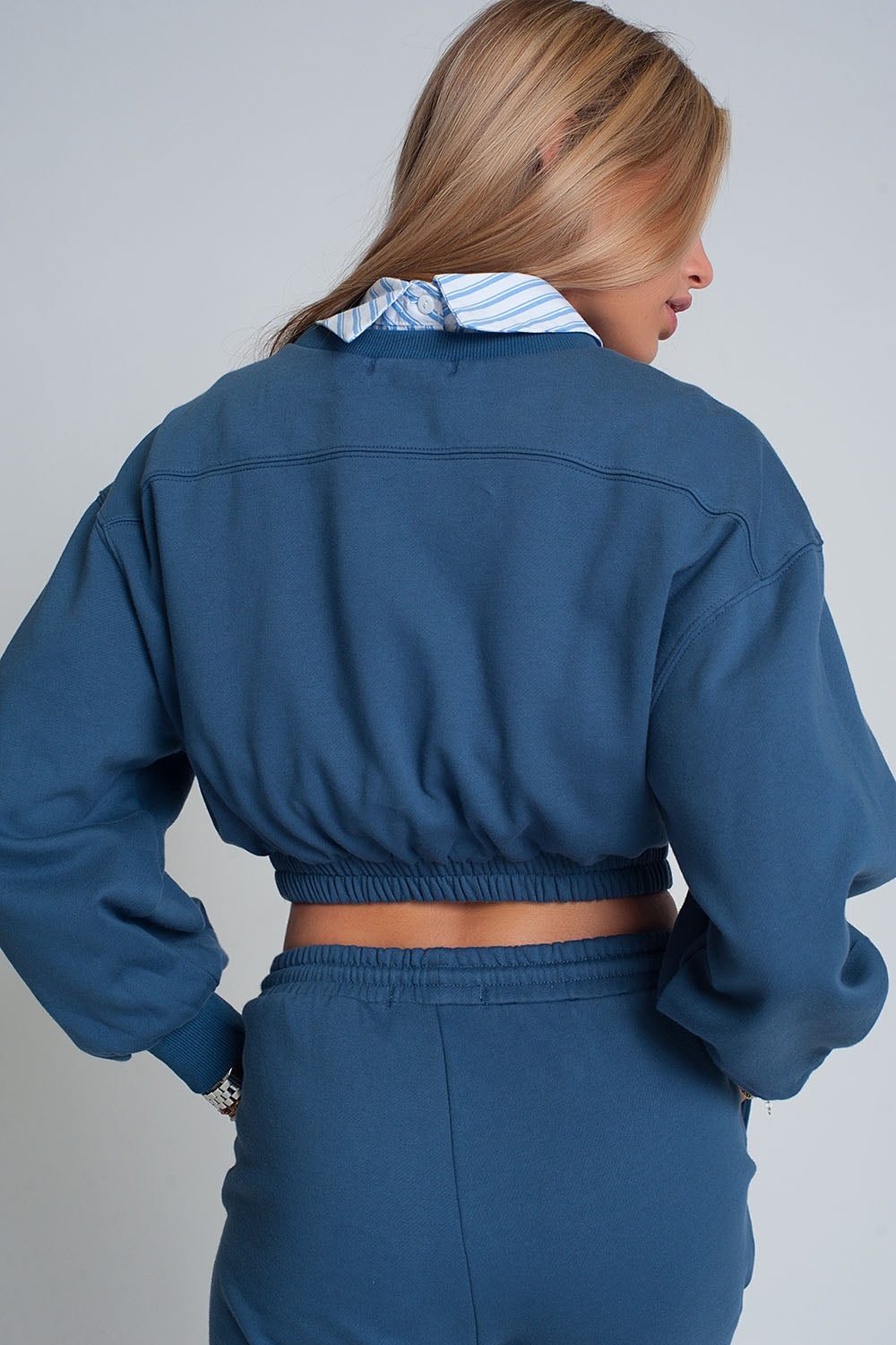 Oversized cropped sweatshirt in blue - Sweaters