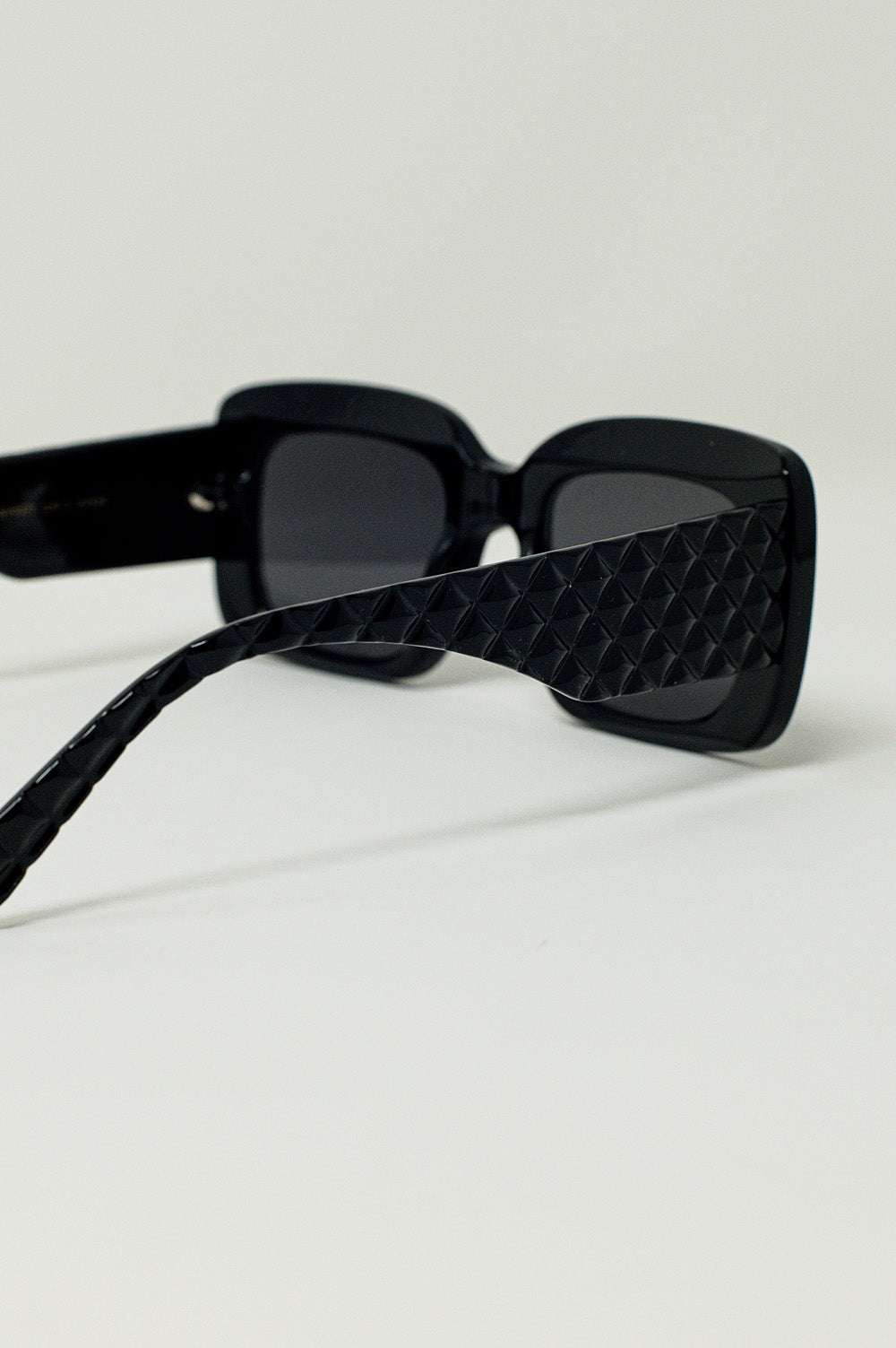 Oversized Oval Sunglasses With Side Detail in Black - Sunglasses