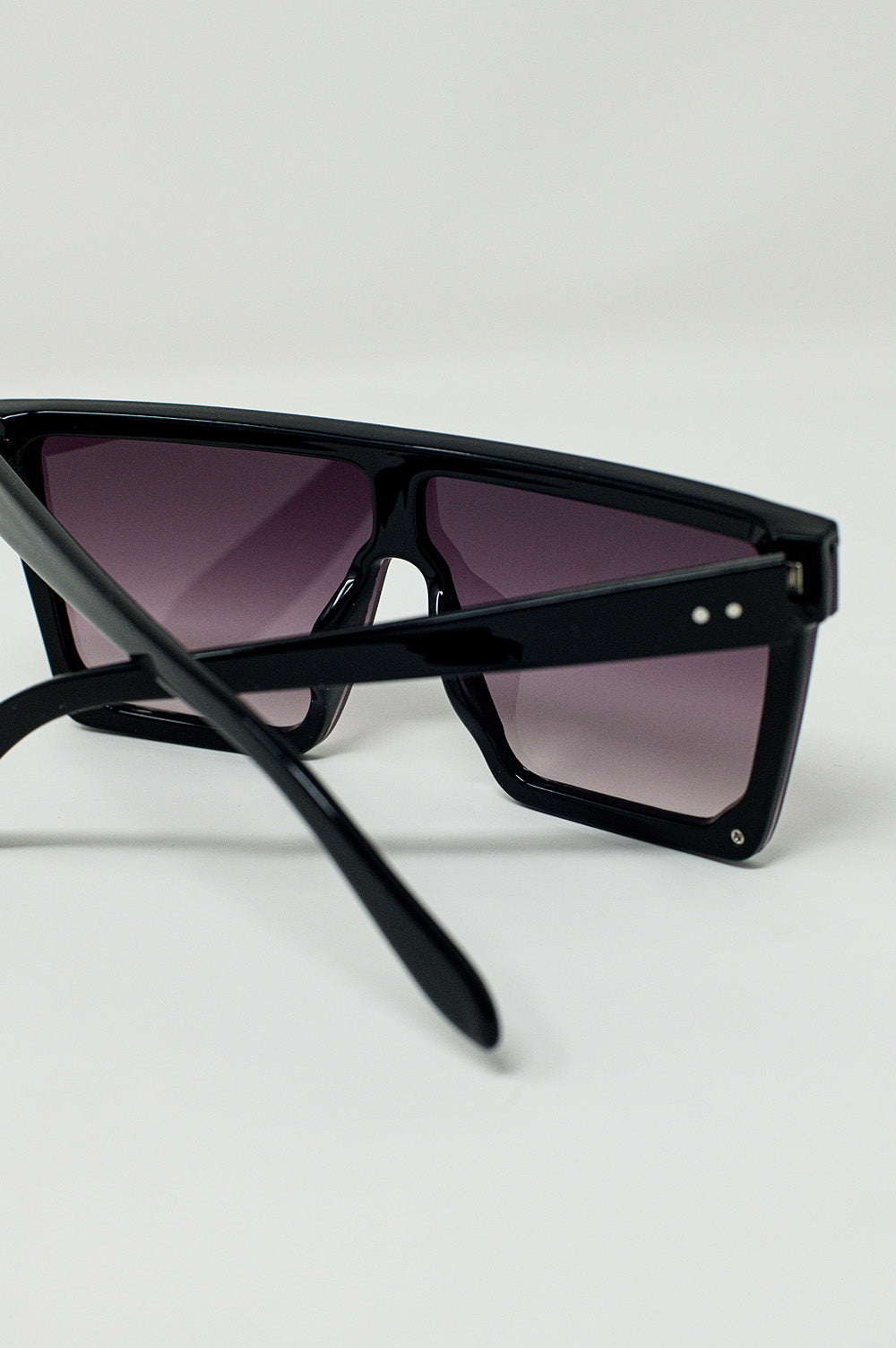 Oversized Squared 70´s Sunglasses in Black - Sunglasses