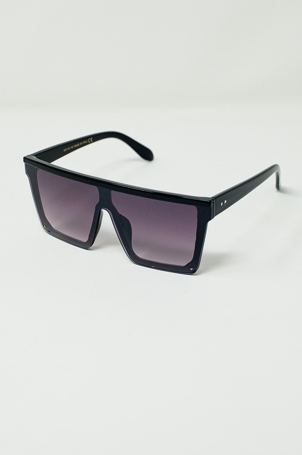 Oversized Squared 70´s Sunglasses in Black - Sunglasses