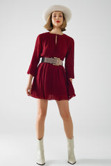 robe en mousseline plissée bordeaux