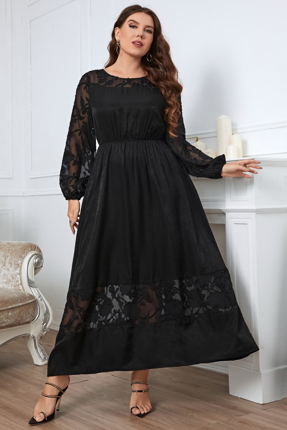 Vestido de noite plus size bordado de manga comprida