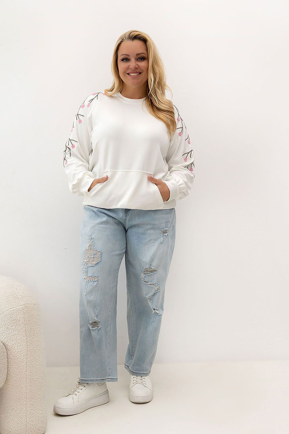 Plus Size Sweatshirt with Floral Detail - Sweatshirt
