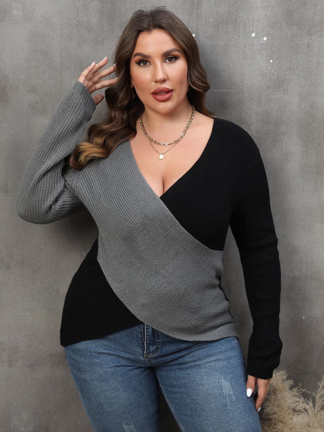 Plus Size Two-Tone Sweater for Women Dark Gray - Sweaters
