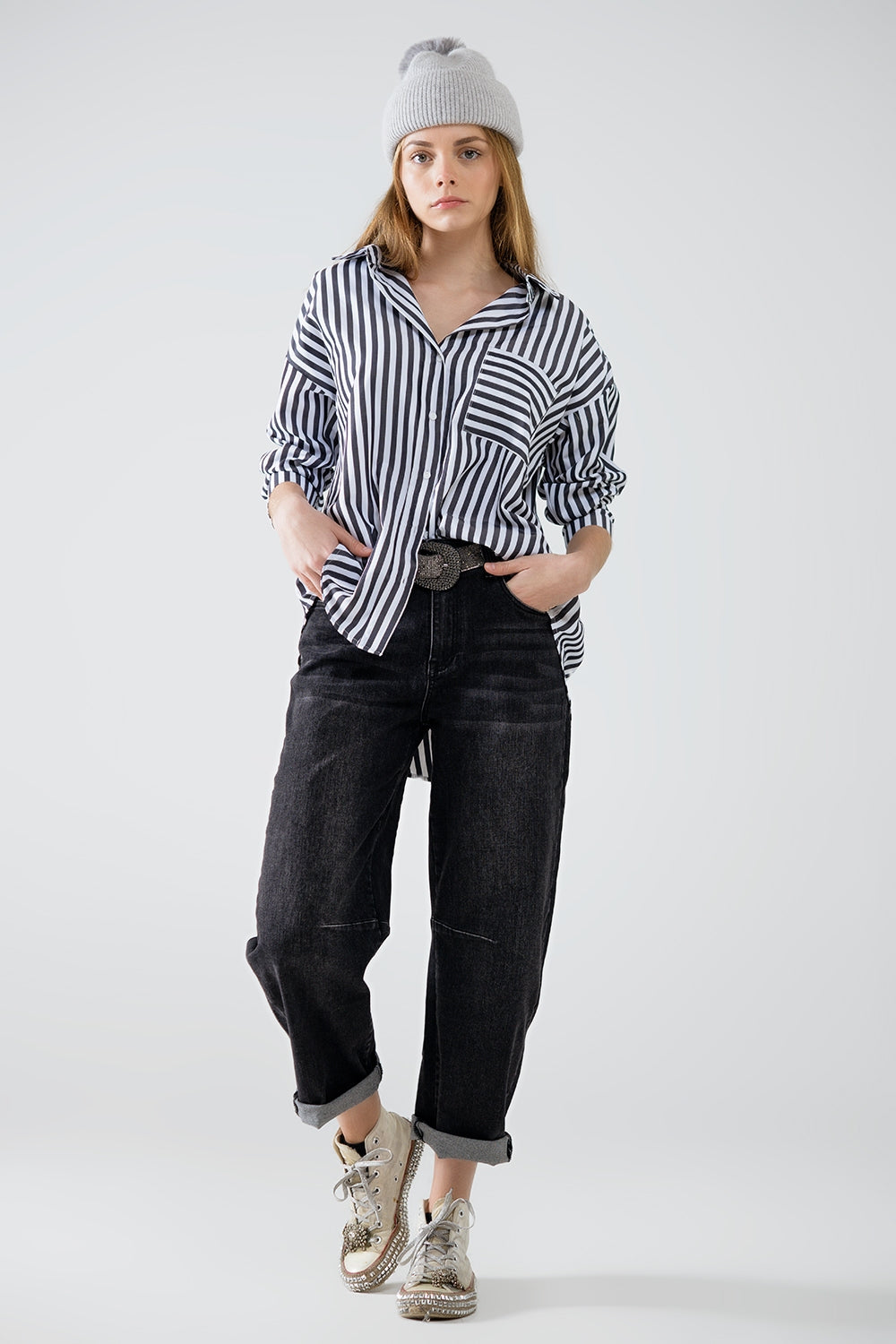 Poplin shirt with vertical stripes in black and chest pocket - Shirts