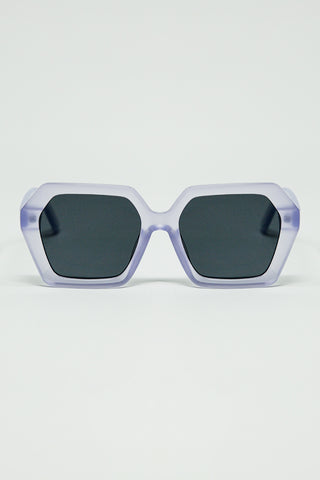 Lunettes de soleil rectangulaires de couleur violette translucide