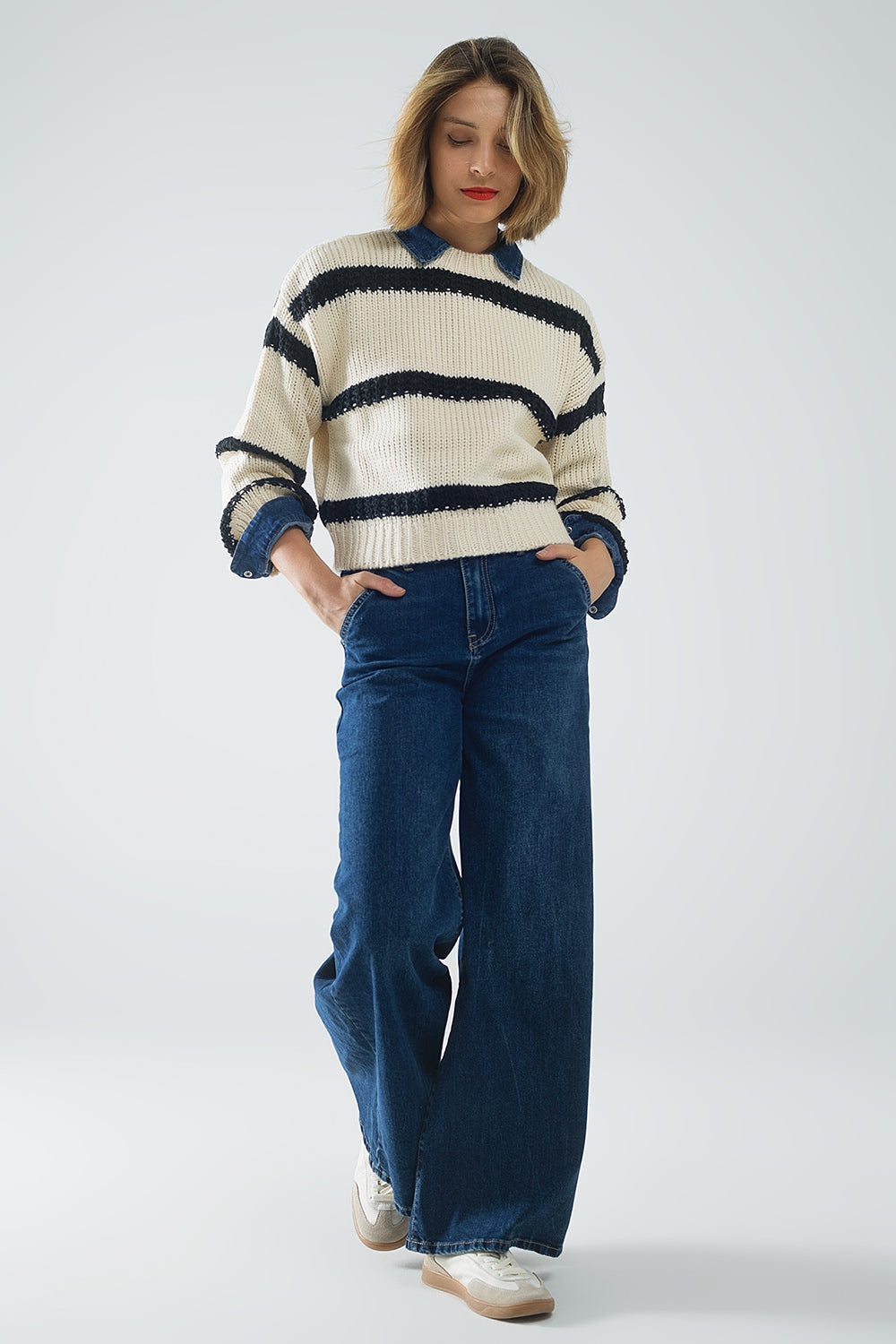 Relaxed beige jumper with black stripes - Jumpers