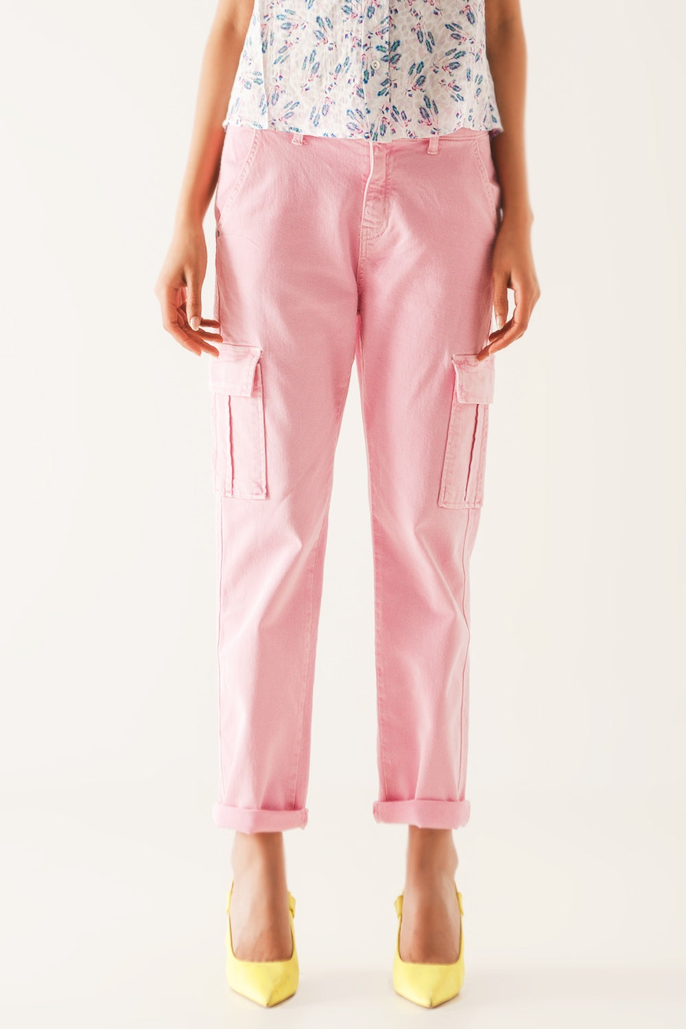 Relaxed cargo pants in pink - Jeans