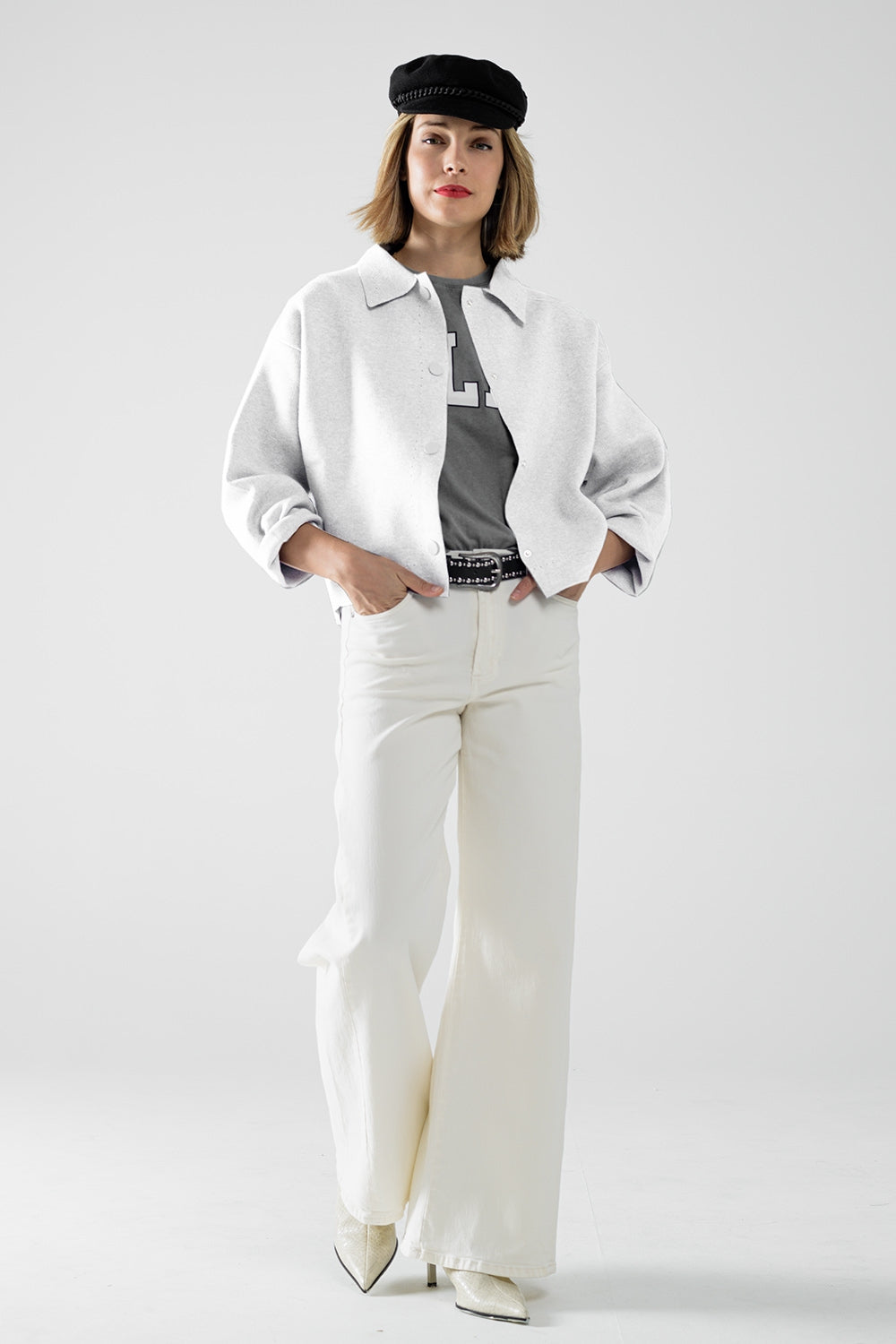 Relaxed high quality knitted Cardigan in cream color - Cardigans