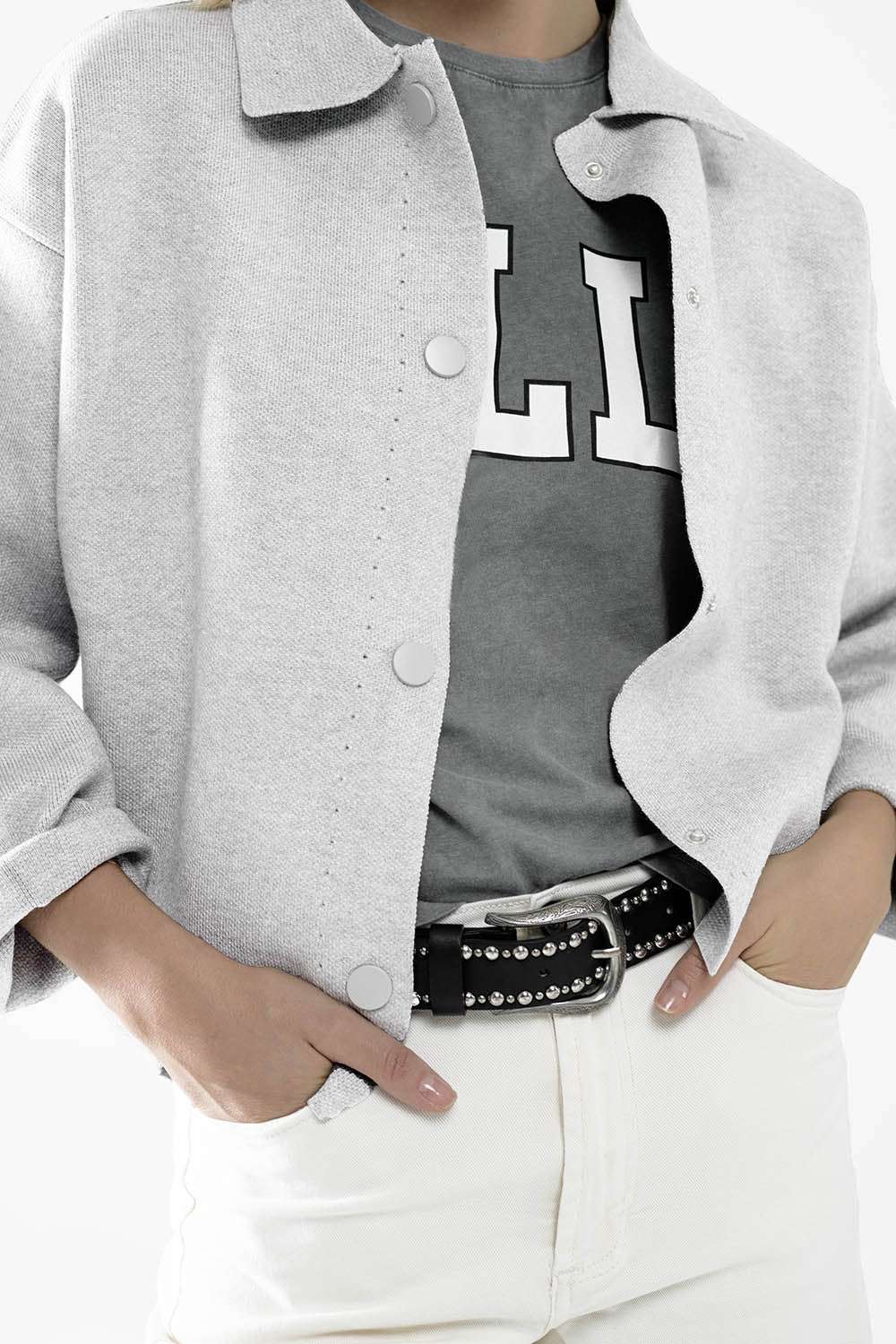 Relaxed high quality knitted Cardigan in cream color - Cardigans