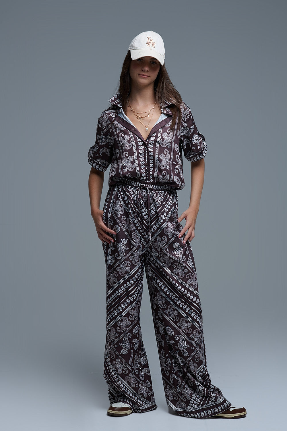 Relaxed Paisley Print Pants With Adjustable Drawstring in Brown - Pants