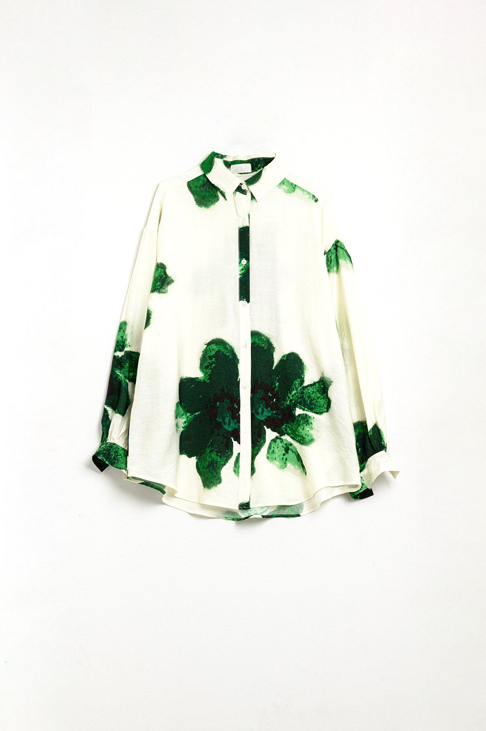 Relaxed Shirt in With big Flowers Print in Green - Shirts