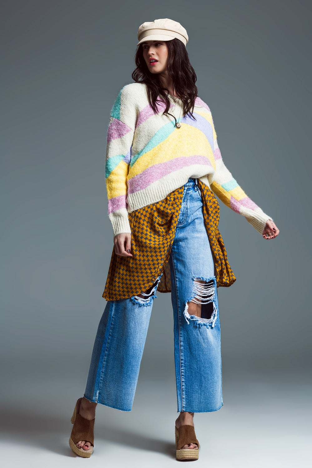 Relaxed V-neckline Sweater Beige With Abstract Stripes in Pastel Colors - Jumpers