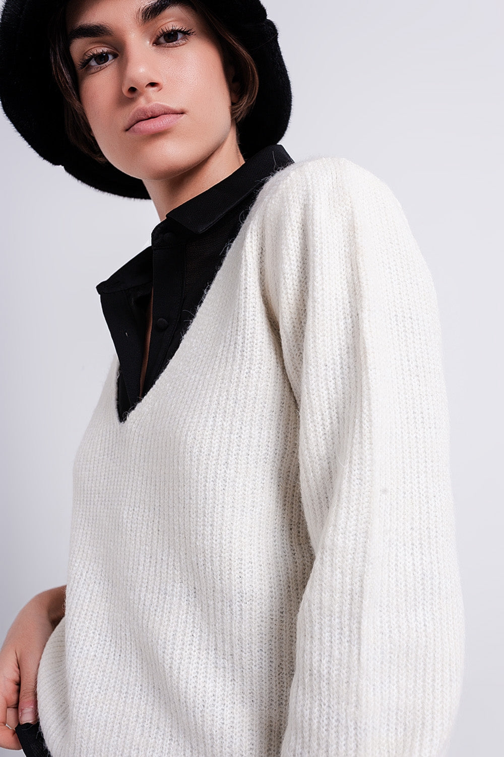 Ribbed V neck jumper in off white - Jumpers
