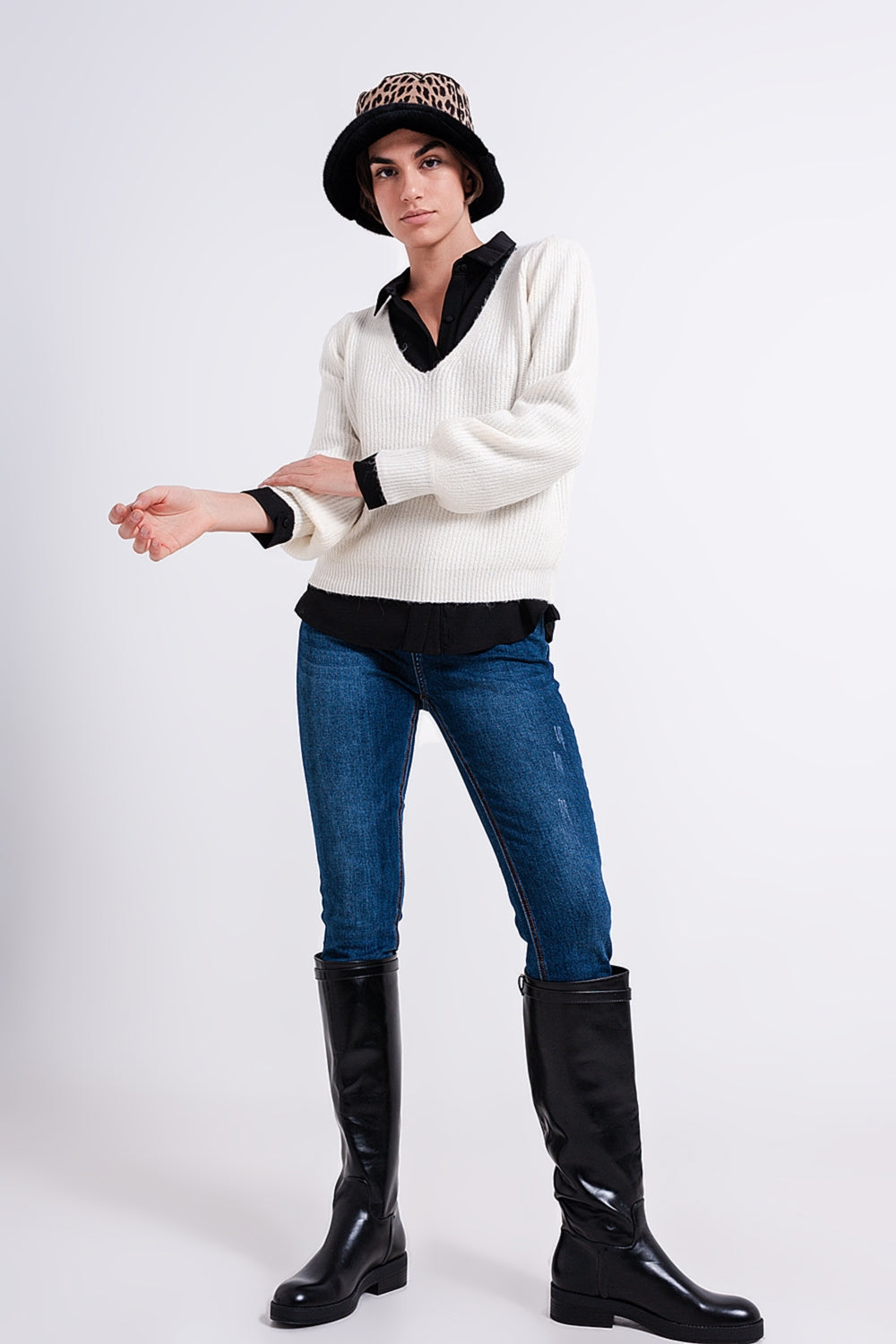 Ribbed V neck jumper in off white - Jumpers