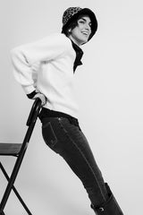 Ribbed V neck jumper in off white