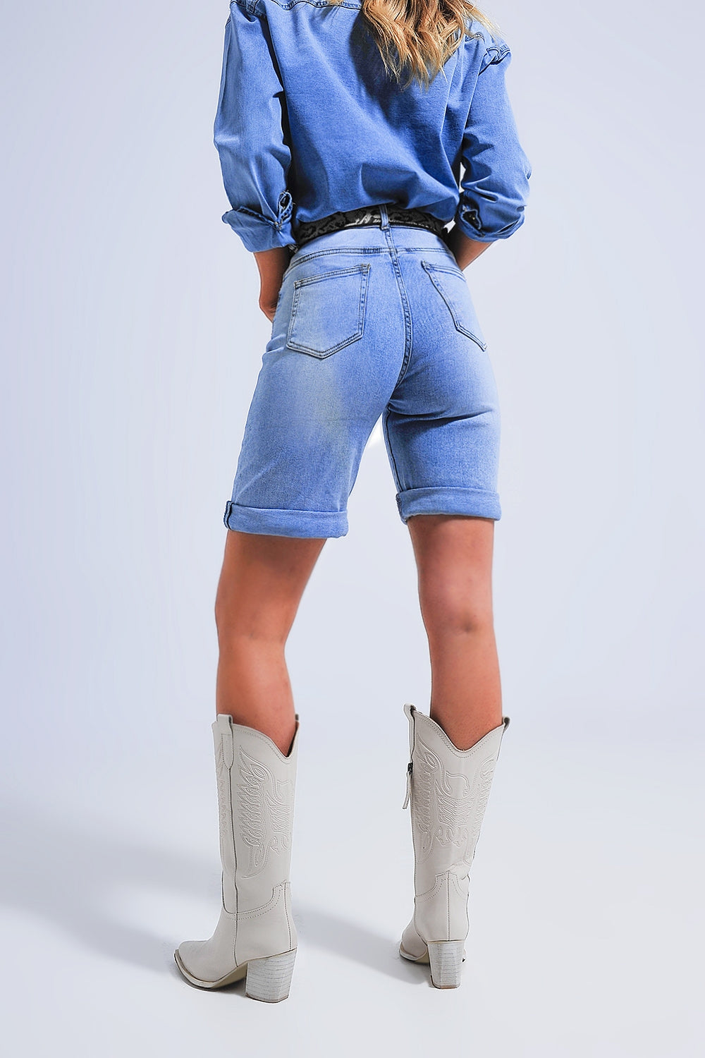 Roll hem denim short in mid blue - Jeans